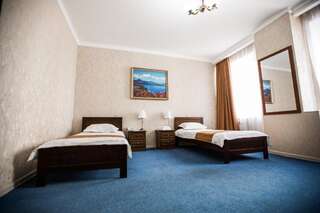 Гостиница Гостиный Двор Новосибирск Двухместный номер с 2 отдельными кроватями-3